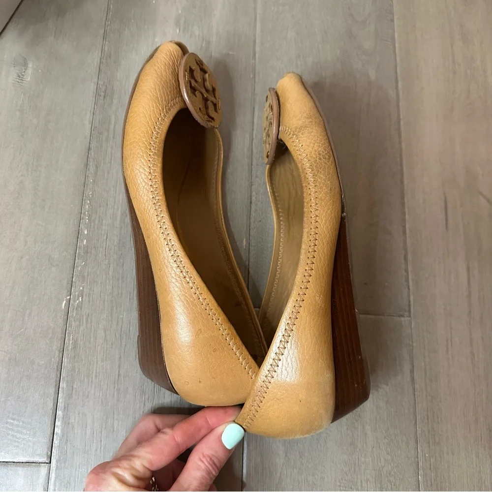Tory Burch Sally Wedge Shoes Tan